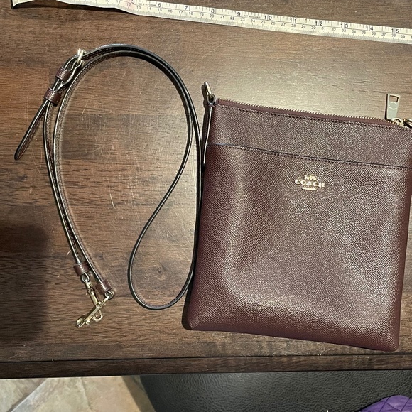 Coach Crossbody Kitt Messenger Oxblood - Picture 4 of 4